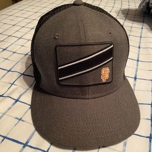 San Francisco Giants Hat/ Gray N Black Trucker